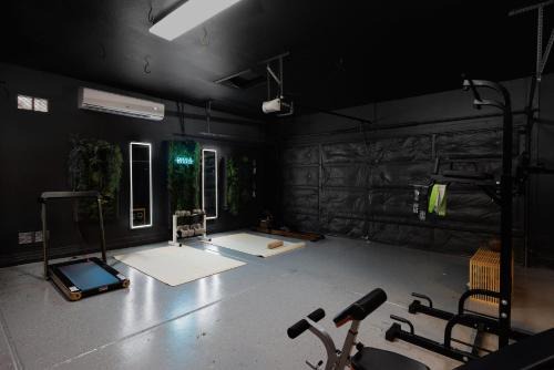 Sauna fitness room Hot Tub
