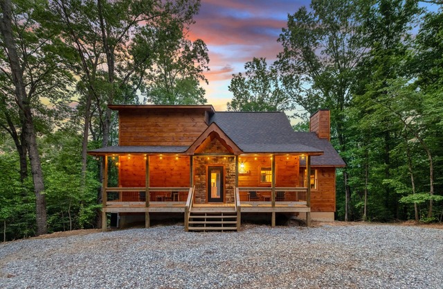Sauna! Sport Court! Hot Tub! Firepit! Game Room!