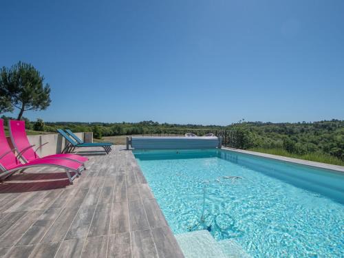 Sauveterre Pool Escape