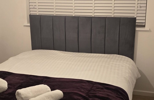 SAV 1 Bed Flat Near Watford Town