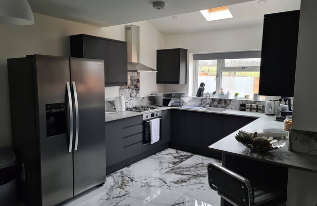 SAV 5 Bed Luxury House Leicestershire