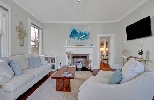 Savannah Suite on Front