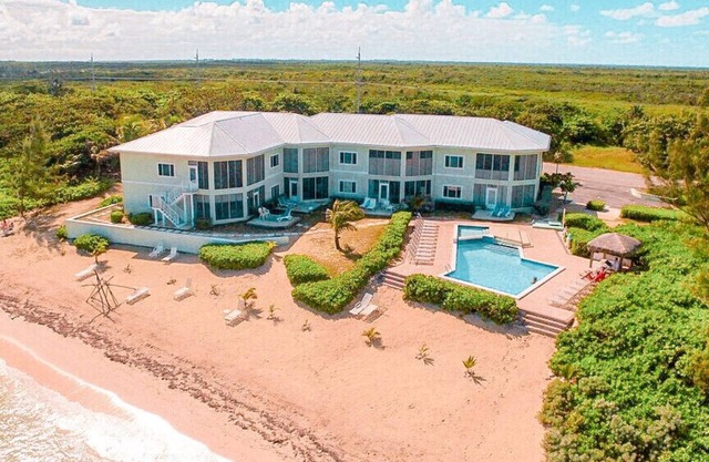 SAVE 10% - Coco Sands - 2 bed, 2 bath, beachfront, sea view condo in Rum Point
