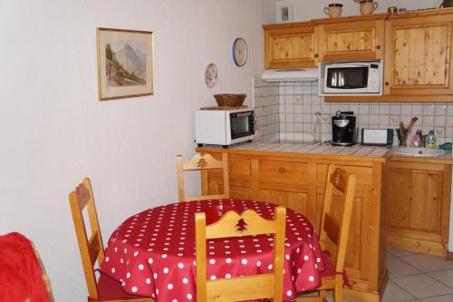 SB106 - 2 Pièces 5/6 Pers centre des Carroz