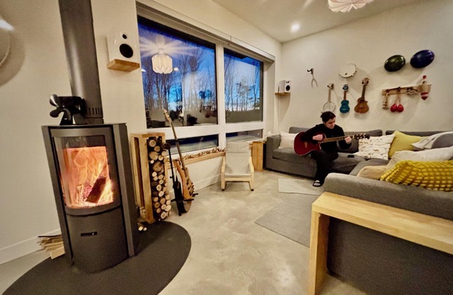 Scandinavian 2-Storey Chalet at the Foot of Mt. Shefford, Scandinavian 2-Storey Chalet at the Foot o