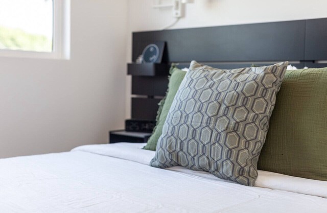 Scandinavian-Style 1BR Apartment BUILT 2024 (p83)