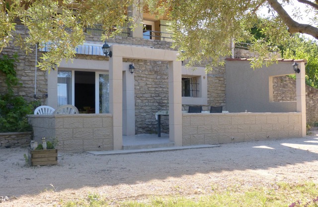 Scenery and tranquility guaranteed facing Mont Ventoux