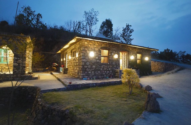 Scenic & Beautiful Cottages for self awareness, nature and healing. (Room 3)