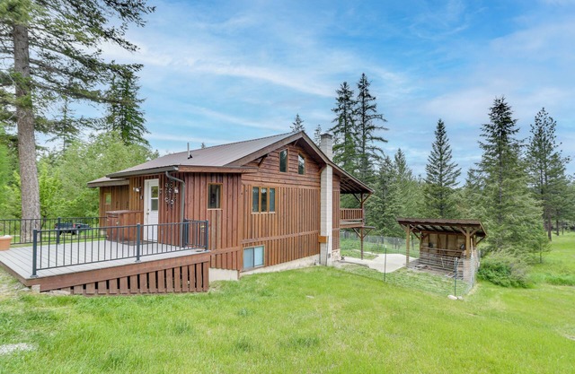 Scenic Kootenai Forest Home w/Outdoor Living Area