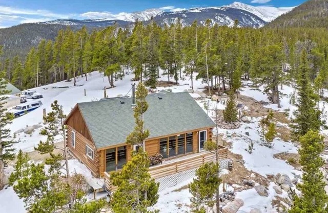 Scenic Mountain Retreat in Idaho Springs