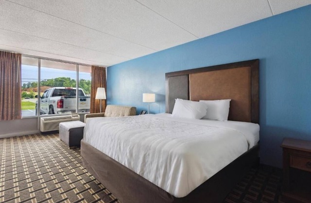 Scenic Stay With Pet Access Near Jordan Knob and Trail