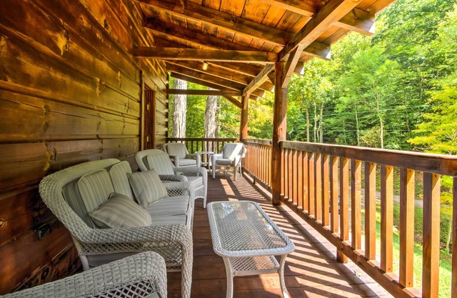 Scenic Trade Cabin w/Deck Near Boone & App State!