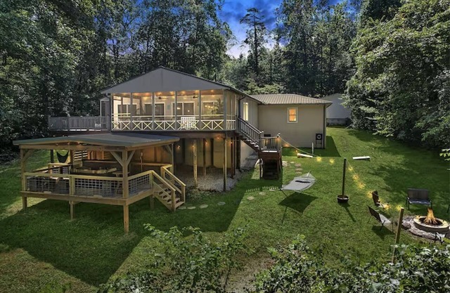 Scenic waterfront & lake view home w/LARGE hot tub!