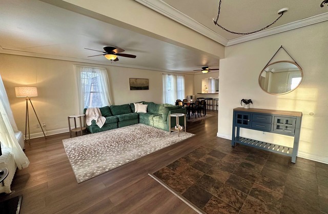 Scenic Waterfront Unit With Free Parking For Boats And Vehicles.