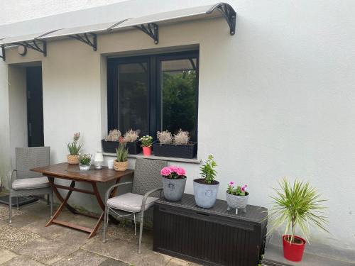 Schöne Ferienwohnung mit Terrasse, nur 2 Minuten zur Autobahn