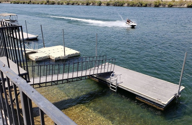 Schneider's Riverfront Retreat