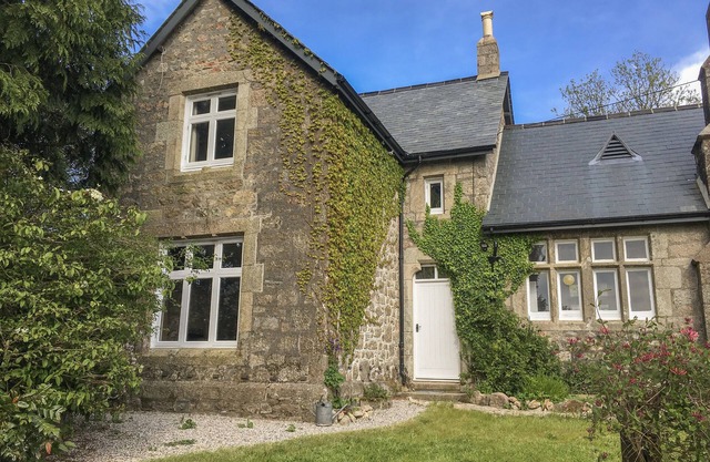 SCHOOL HOUSE, pet friendly, country holiday cottage in Ivybridge