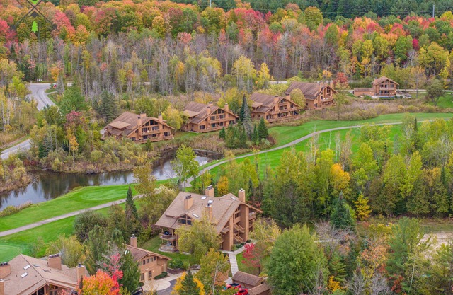 Schuss Village, Fall colors, sleeps 6 condo w/2 bathrooms, wood fireplace