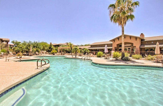 Scottsdale Condo w/Balcony & Resort Amenities!
