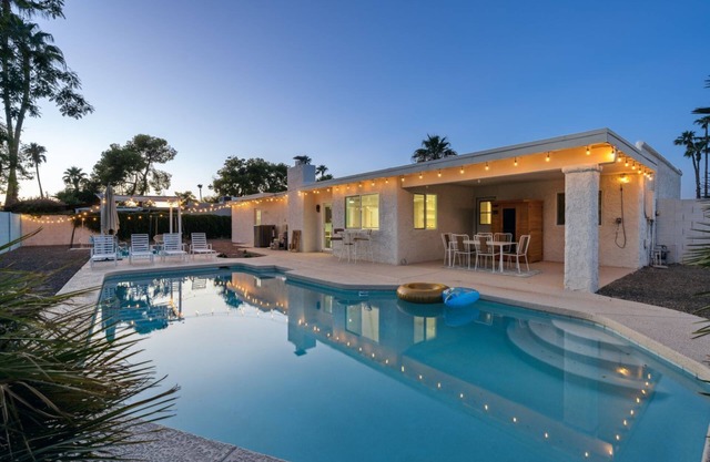 Scottsdale Sanctuary - Heated pool, sleeps 13!