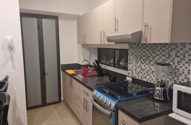 Se renta por día departamento en el Centro