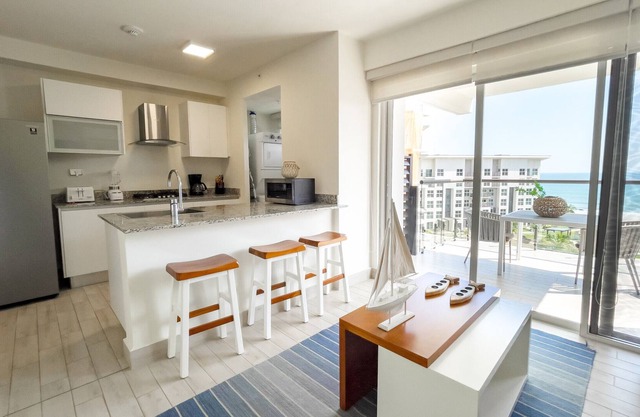 Sea breeze apt @ Ventanas (BBQ + more amenities)