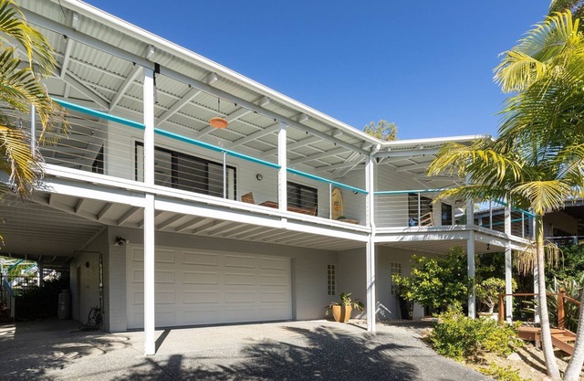 Sea Breeze - perfect beach getaway for family, friends and pets