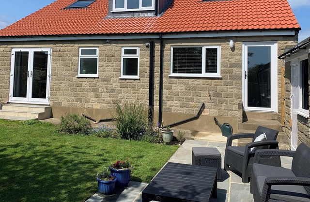 Sea Fern Cottage - Walking Distance to the Beach!