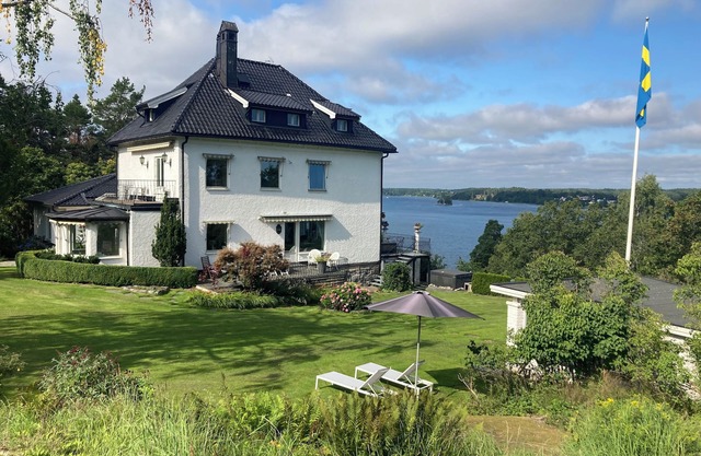 Sea front ex-Embassy residence near Stockholm