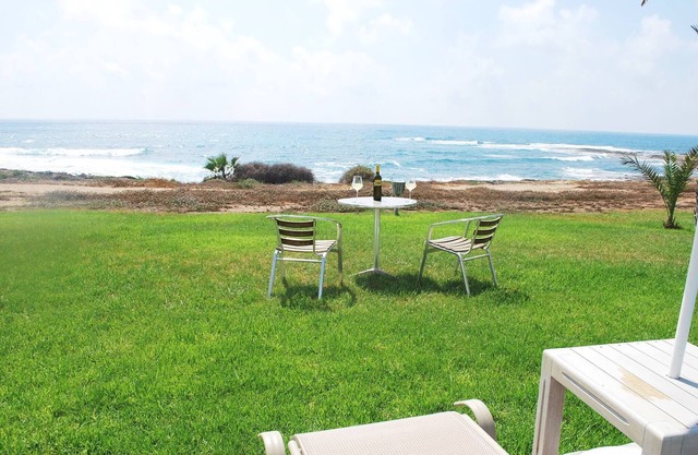 Sea Front Villa, Heated Private Pool, Amazing location Paphos 323