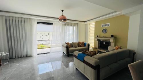 Sea Front Villa with Panoramic View C Blok