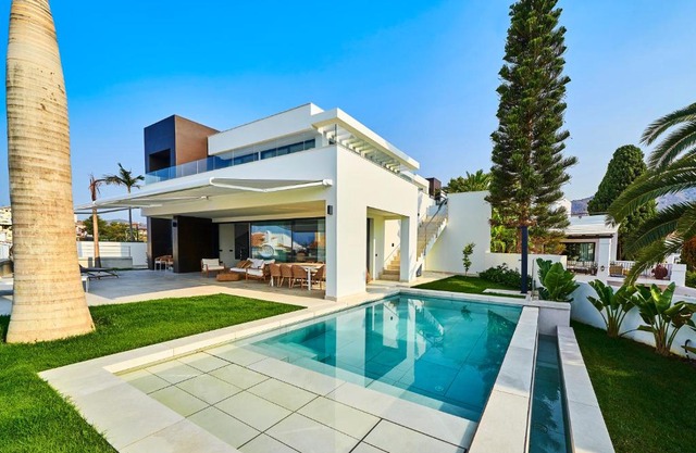 Sea Gardens Villa