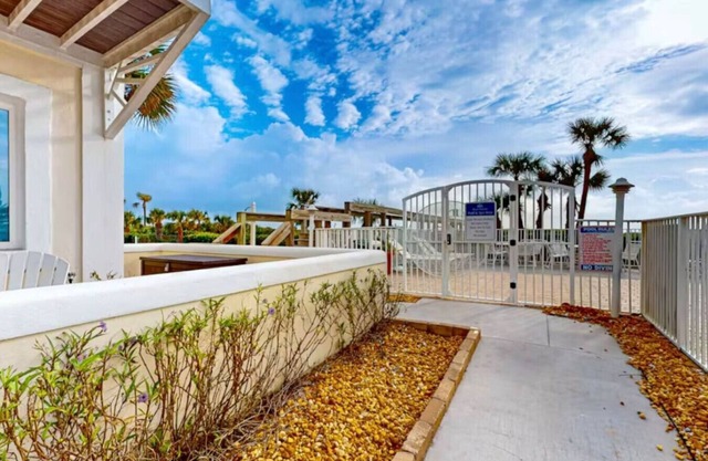 Sea Glass Hideaway at Royal Mansions