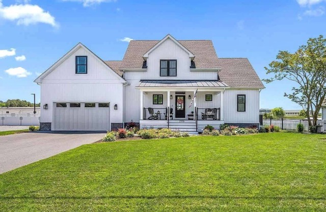 Sea La Vie- 4 Br - sleeps 10 - private pool