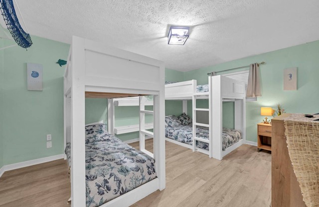 Sea Turtle ~ Cozy getaway less than 1/4 of a mile from the beach!