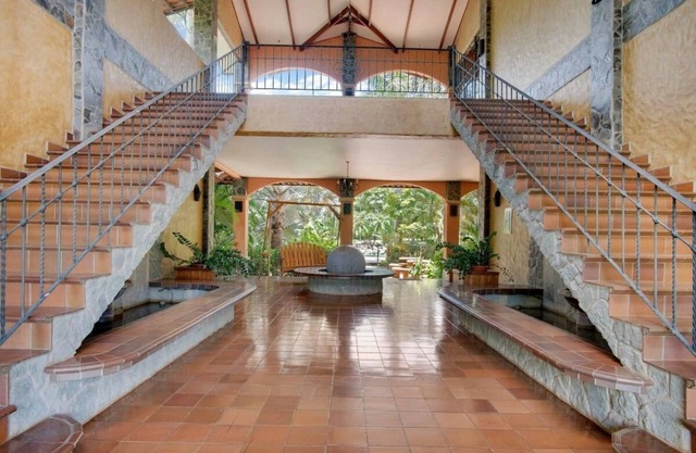 Sea Turtle Villa, 1 bedroom loft w pool near beach