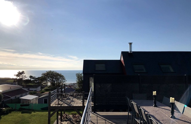 Sea view apartment in villa with jacuzzi