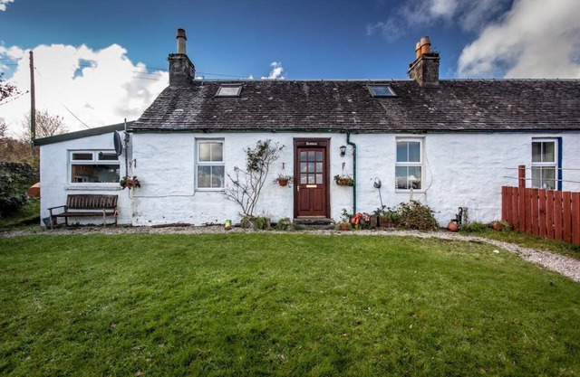 Sea View Cottage - dog-friendly, traditional cottage