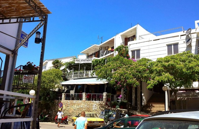 Sea view family apartments located at the heart of Town