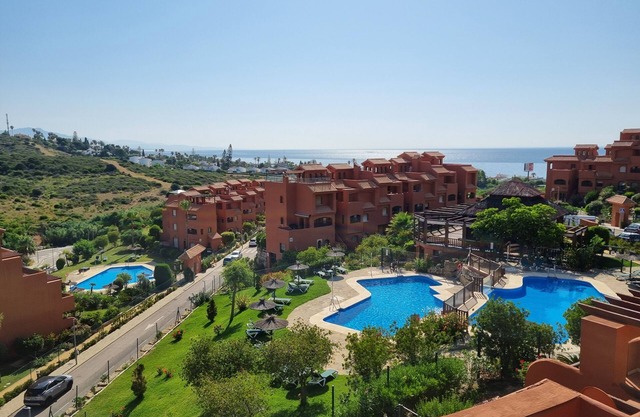 Sea View Penthouse Apartment with Hot Tub near Estepona - Casa Bella Vista