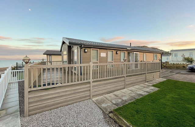 Sea views don’t come much better than Sunset Lodge.