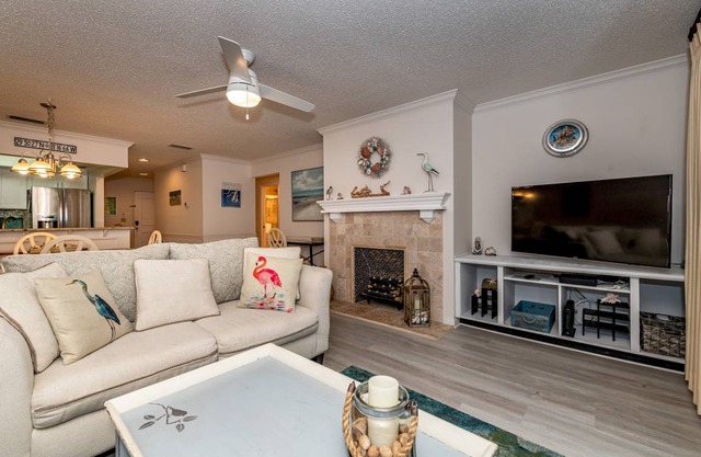 Sea Winds Unit 61 - - Two Bedroom Apartment, Sleeps 6