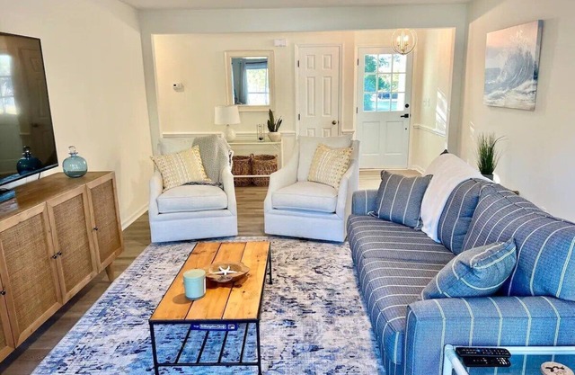 Seabreeze Away - Pool - Fire Pit - Close 2 Beach!