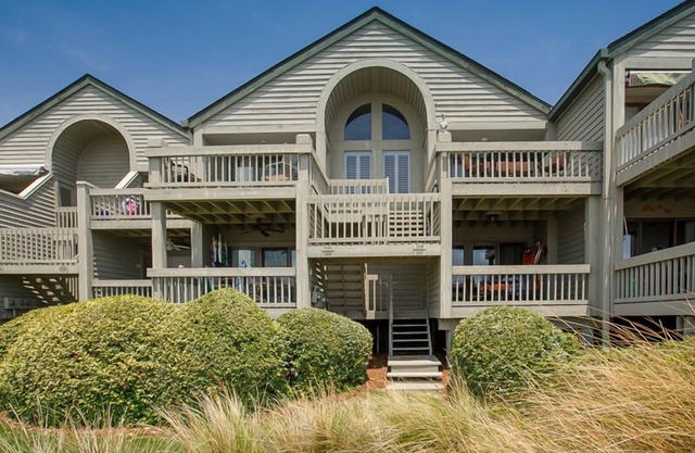 Seabrook Exclusives:1318/20 Pelican Watch Villa