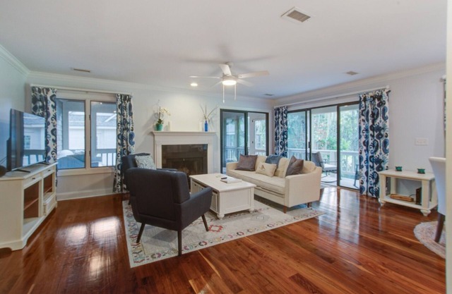 Seabrook Exclusives: 2784 Live Oak Villa