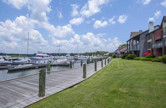 Seabrook Exclusives:1938 Bohicket Marina