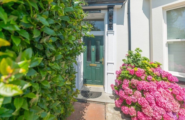 Seafield - Central Seaside Retreat