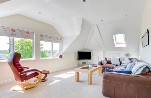 Seaford Sands - Two Bedroom Apartment, Sleeps 4