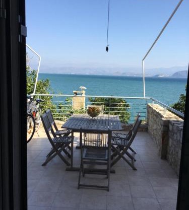 Seafront apartment ΙΙ in Kiveri, near Nafplion.