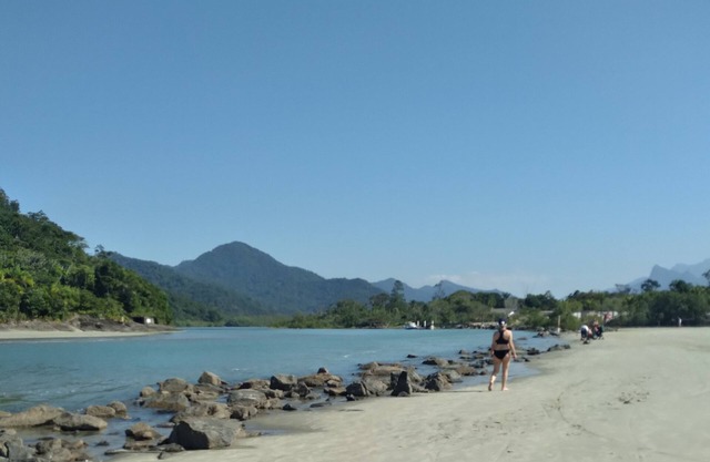 Seafront house 200 meters from the beach in Peruíbe